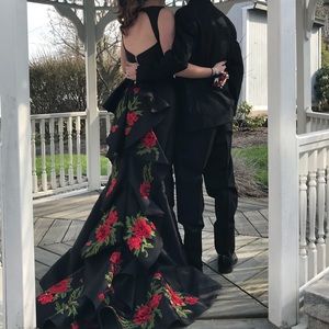 Black Sherri Hill prom dress